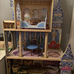Disney Doll House 