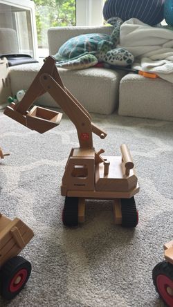 Agus wooden toys