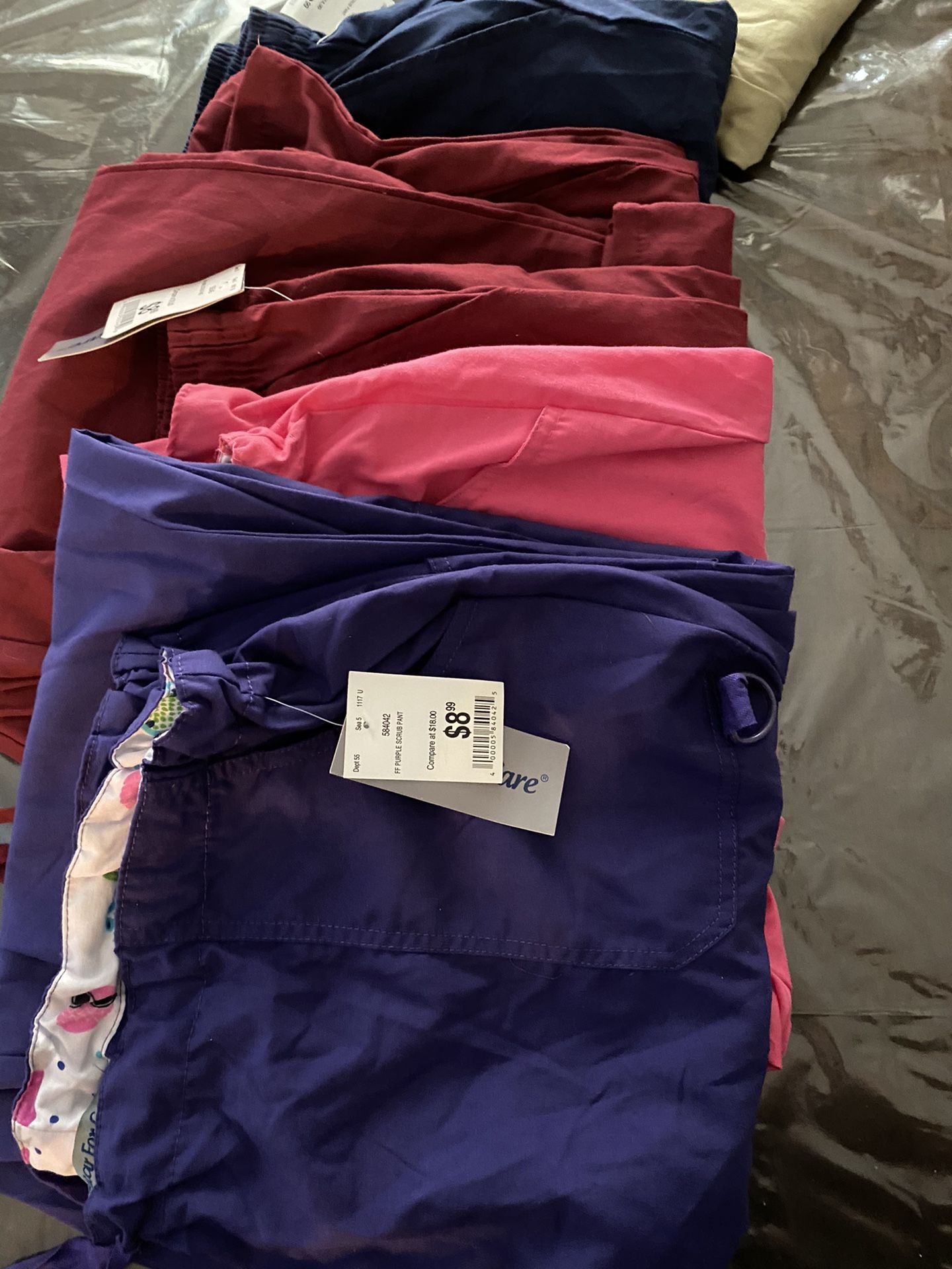 Woman’s Scrub Pants  6total $5/peice      2blue 2 Burgundy 1 Pink 1 Purple 