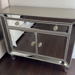 MIRROR ACCENT CABINET/NIGHTSTAND PICK UP TODAY 