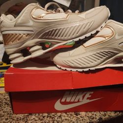 New Nike Shoes Size 9.5