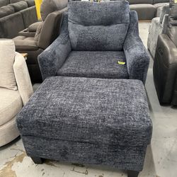 Keenelynn Sofa Chaise