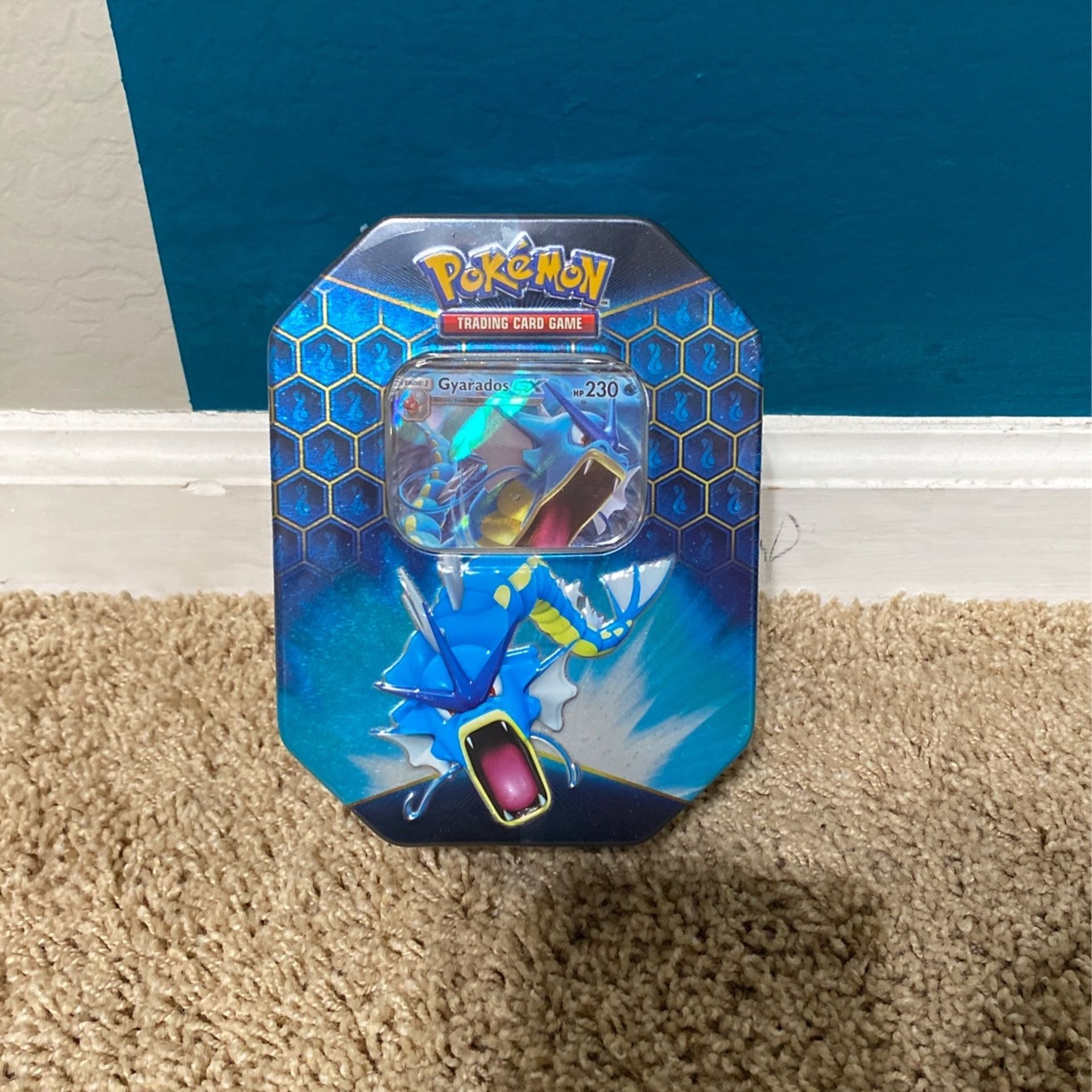 Gyrados Pokémon Tin