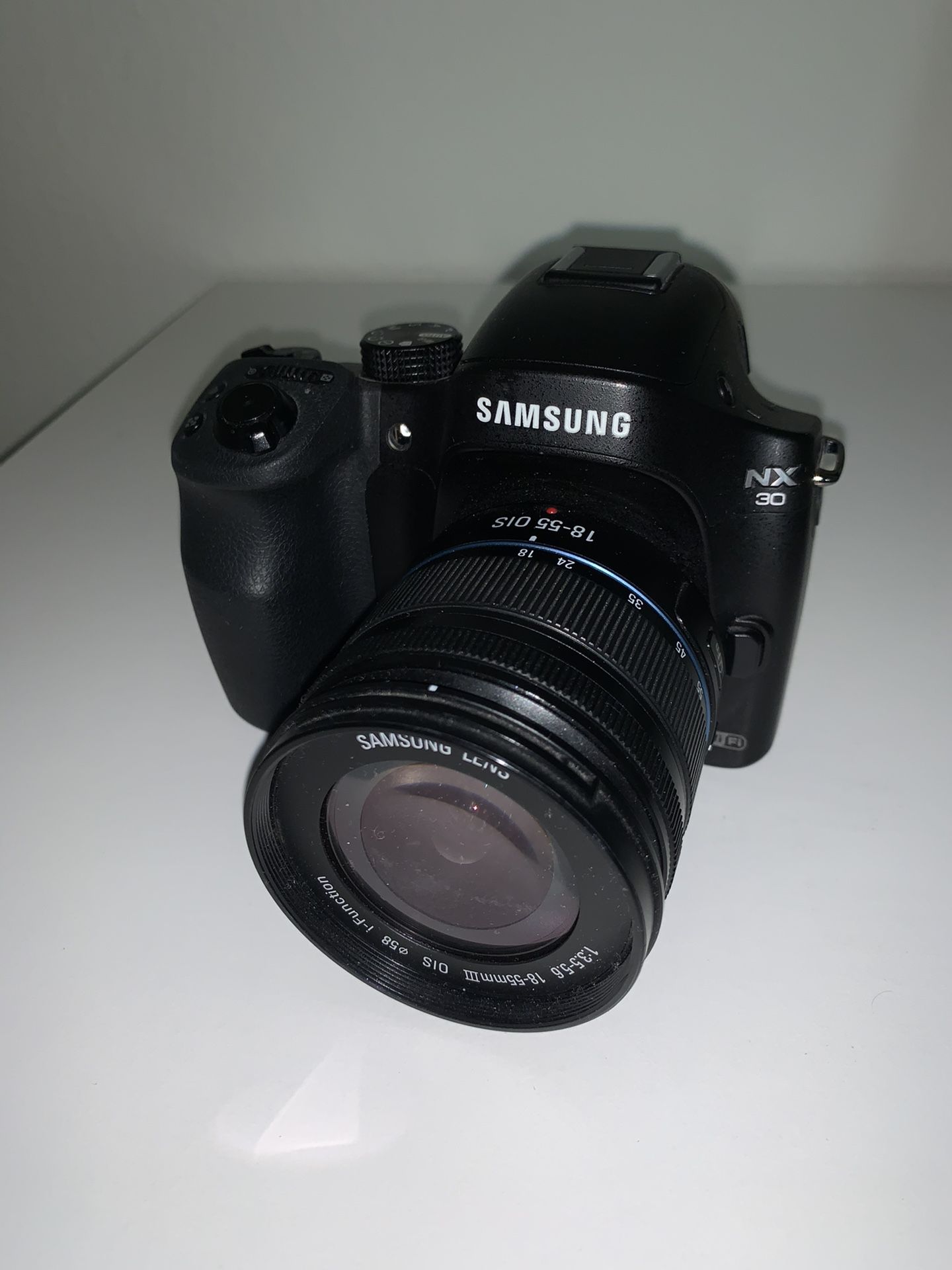 Samsung NX30 Mirrorless Digital Camera