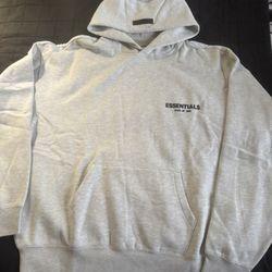 ESSENTIAL HOODIE