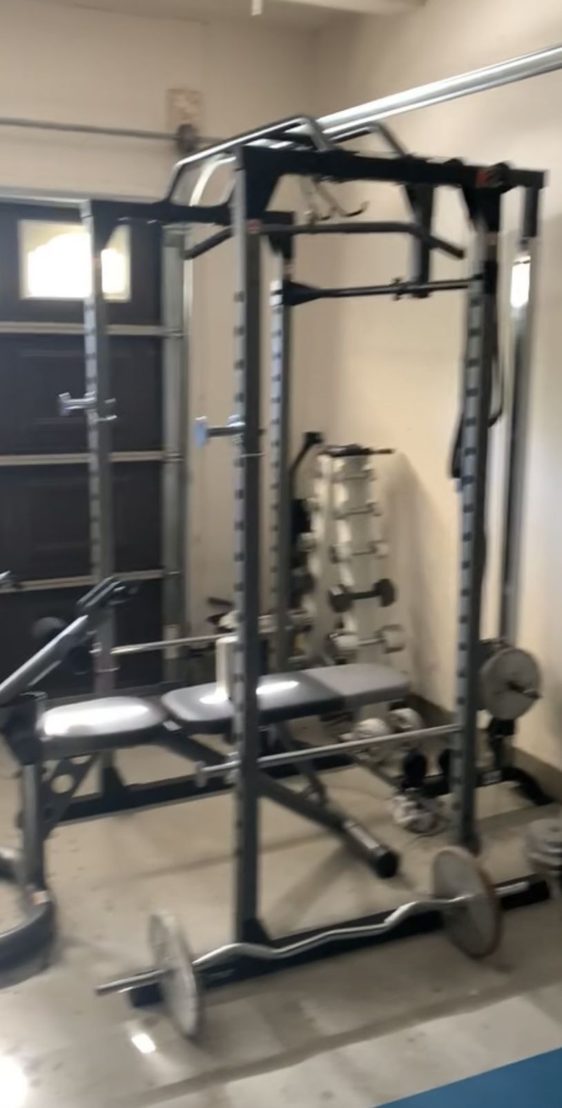 Weight Rack With Pulling Cable