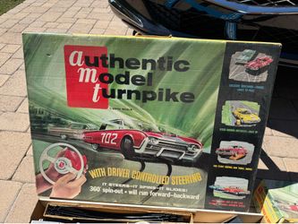 Vintage 1962 AMT slot car set