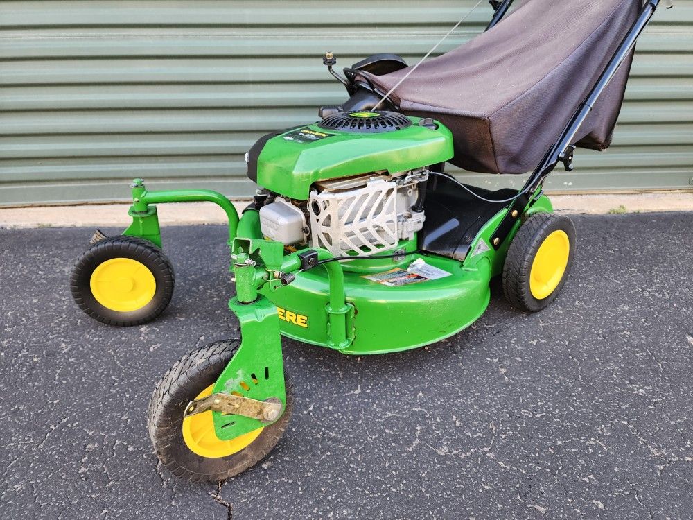 John Deere JS40 rear drive self propelled lawn mower ZERO TURN WHEELS! PRICE IS FIRM for Sale in