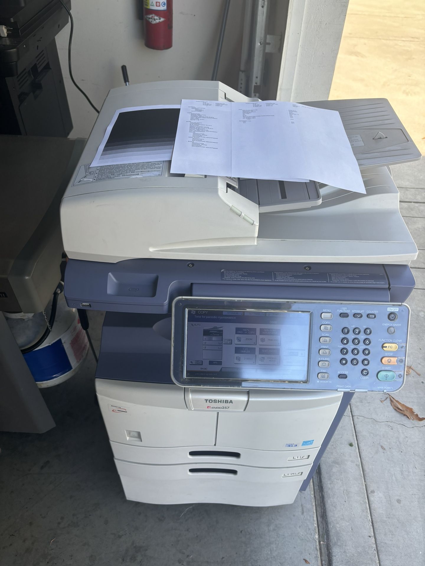 Toshiba Estudio 257 Black And White Copier/print/scan/fax