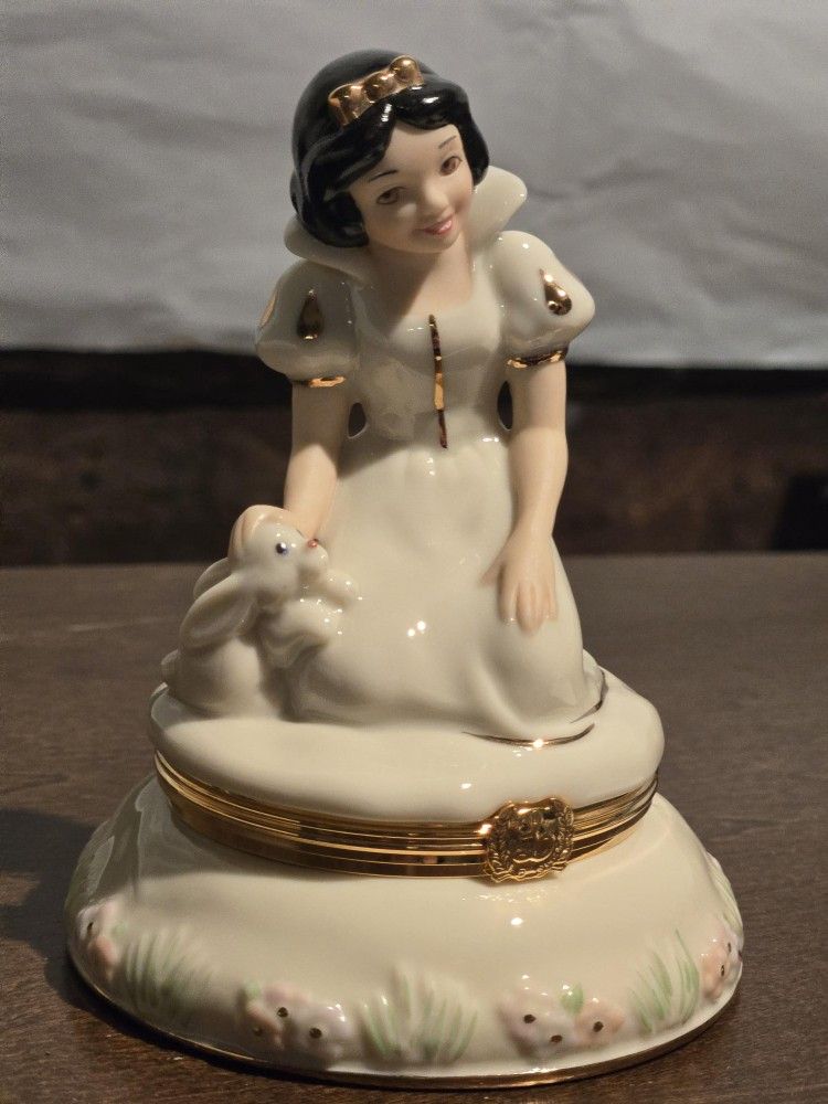 Collectible Snow White & Seven Dwarfs Lenox Treasure Boxes