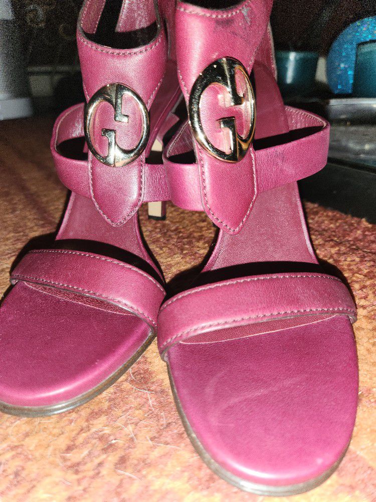 Authentic GUCCI Cherry Red Leather Saddle Soft Lux High Heel Sandals