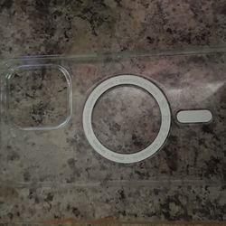 MagSafe iPhone Case Wouldn’t Fit My Regular iPhone 14