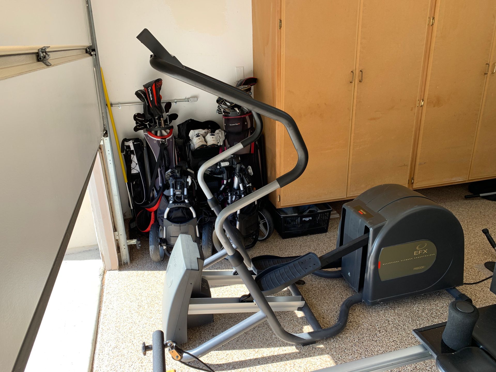 Precor EFX 5.21s Elliptical for Sale in La Costa, CA OfferUp