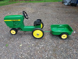 Child's John Deer Tractor & Trailer