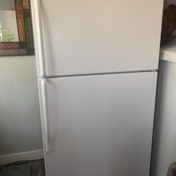 Free refrigerator freezer