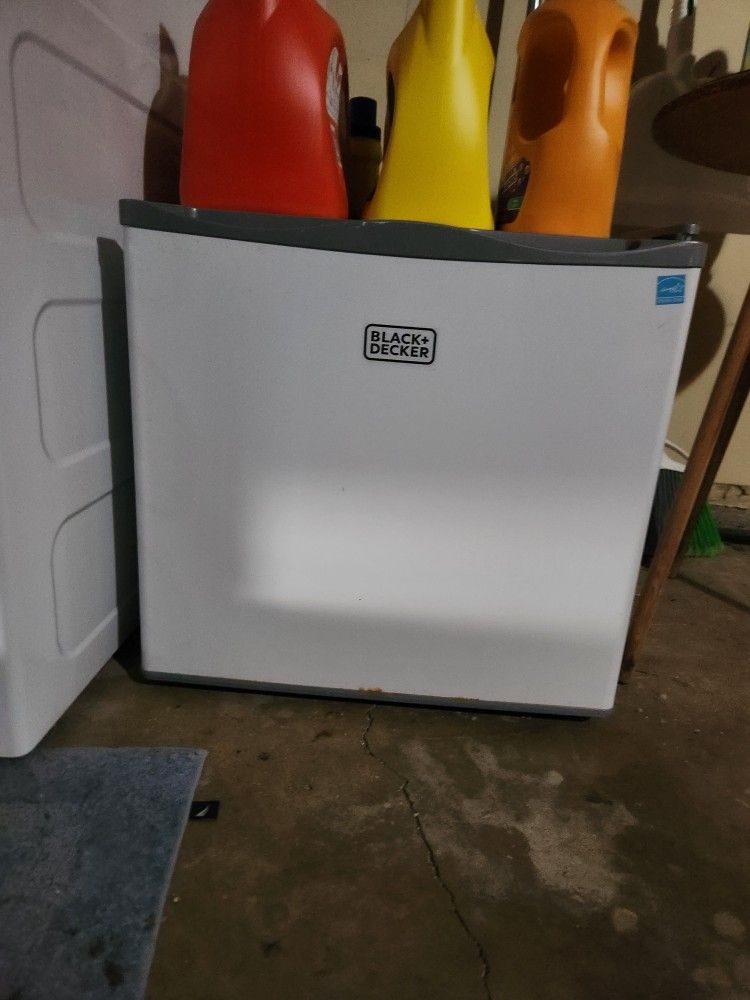 Mini Fridge/freezer