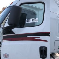 2019 And Up Cascadia Freightliner Door
