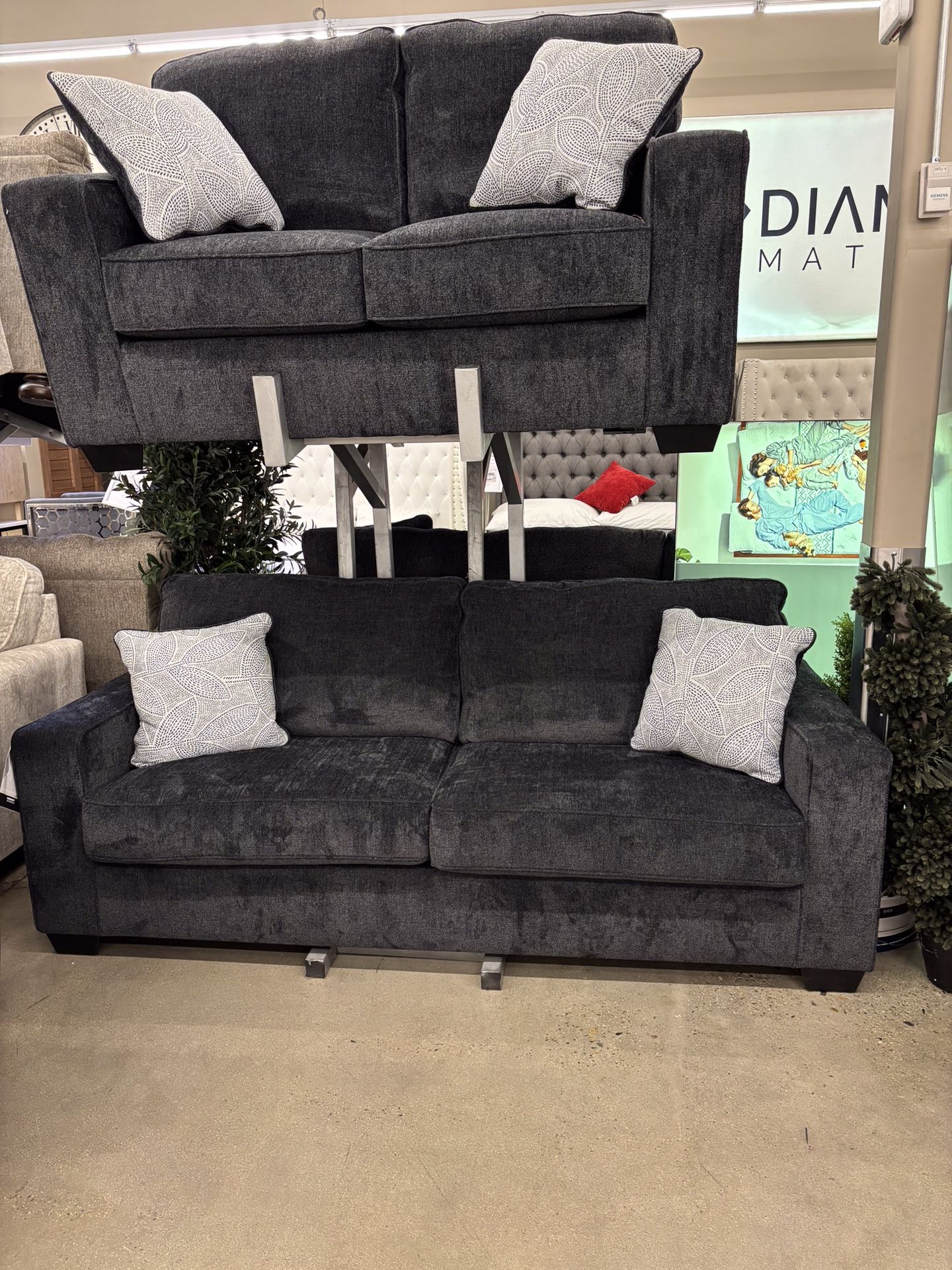 Beautiful Sofa & Loveseat