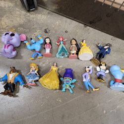 Lot of play figurines

$10 FIRM