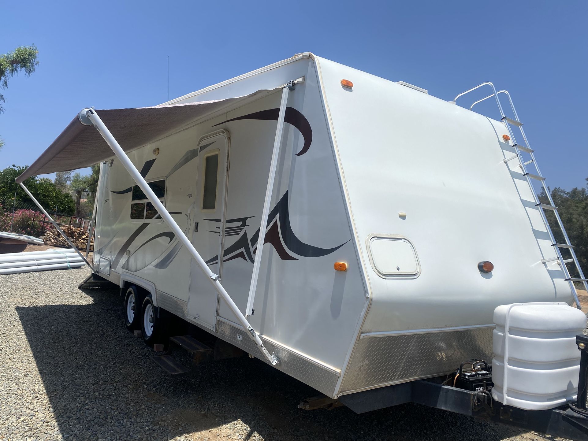 2003 Sierra Toy Hauler By Forest River 27ft