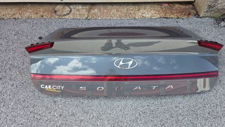 2020-2023 HYUNDAI SONATA TRUNK LID WITH TAIL LIGHT COMPLETE
