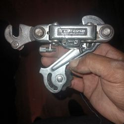 Derailer