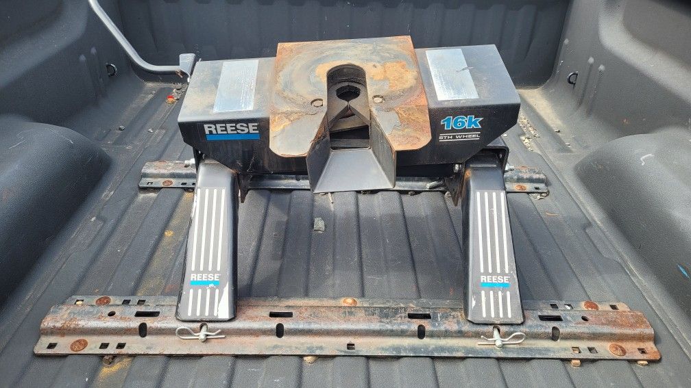 Reese 5th Wheel Bracket