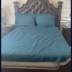 Queen Bedroom