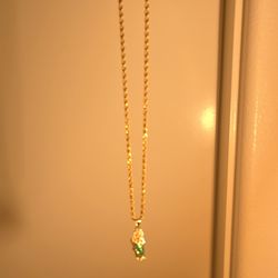 gold chain with pendant