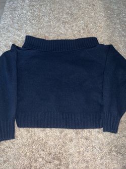 Hollister Navy Knit Sweater – Women’s Medium