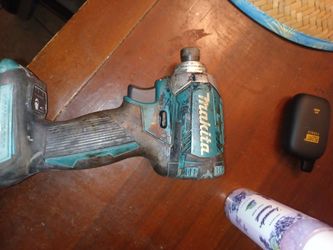 Makita Xdt14