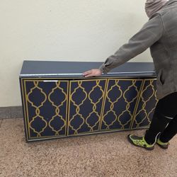 FREE : Fully Functional Cabinet Available Right Now First Come First Serve