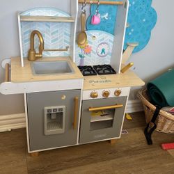 Free Little Kitchen