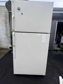 Garage Fridge- Works Great