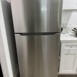 INSIGNIA FRIDGE FOR SALE
