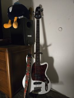 Bass Guitar & Headphone amp