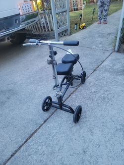Knee scooter