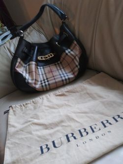 Authentic Burberry purse with dust bag