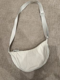 UNIQLO crescent crossbody bag (beige)