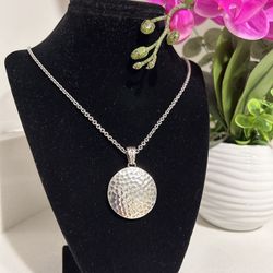 John Hardy Hammered Disc Pendant & Chain Necklace and Matching Drop Earrings 