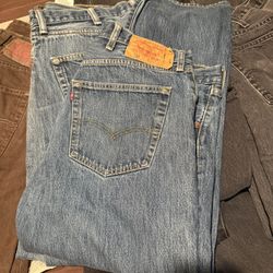 Men Levi’s 38x32 