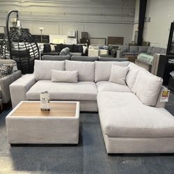 2pc Sectional w/ FREE Ottoman