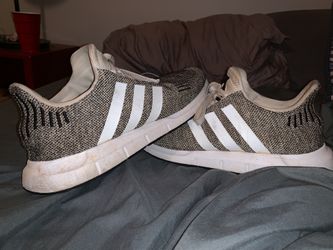 Adidas Mens shoes size 11 1/2 good condition