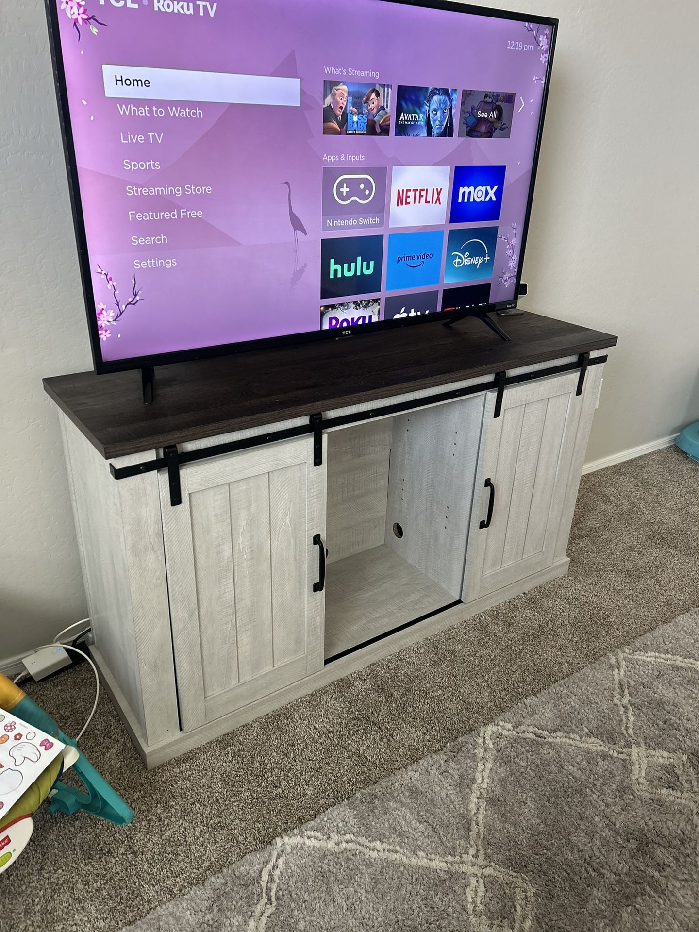 TCL 40 Inch Roku TV & TV Stand