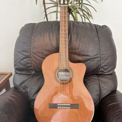 Cordoba C5CE With Case