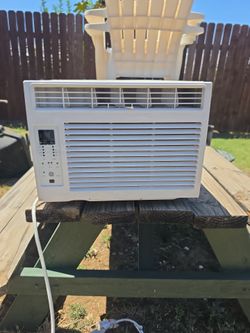 Window air conditioner