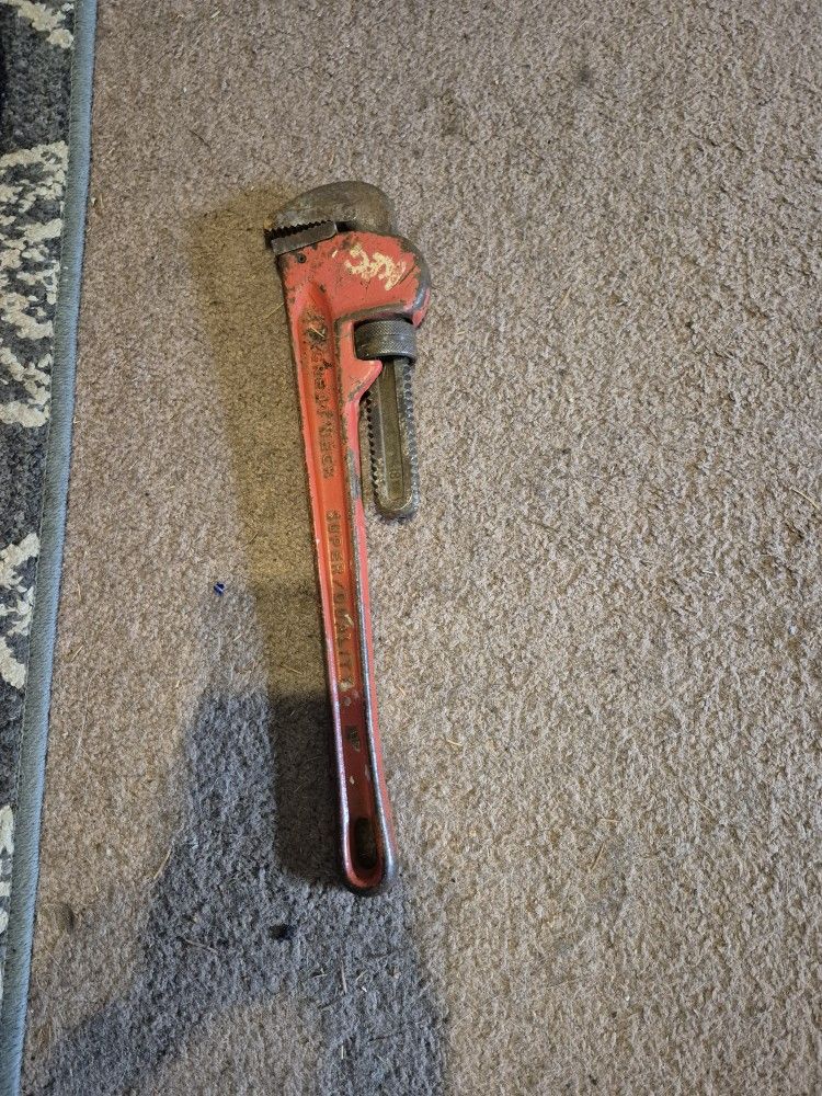 18" Heavy Duty Pipe Wrench