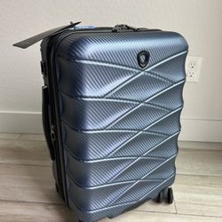 New Traveler’s Choice Carry On Luggage