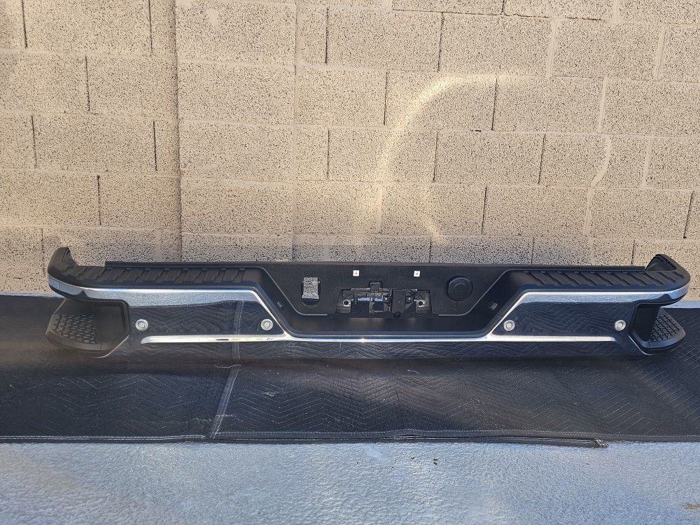 GMC Sierra Silverado 2500 OEM Bumper
