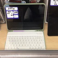 Apple iPad 10th Gen, 64gb And Comes With Keyboard And Cover. Layaway Available!
